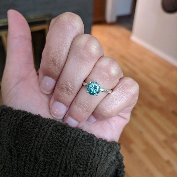 Jewelry - 1.2 ct Forest Green Moissanite Engagement Ring